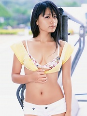 Saucey gravure hottie melts the heart with her beautiful body
